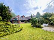 Maison 10 pièces 319 m²