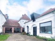 Maison 10 pièces 320 m²