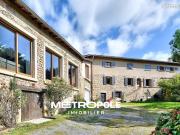 Maison 10 pièces 323 m²