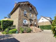 Maison 10 pièces 327 m²