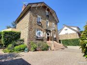 Maison 10 pièces 327 m²