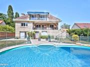 Maison 10 pièces 328 m²