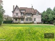 Maison 10 pièces 331 m²