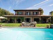 Maison 10 pièces 332 m²