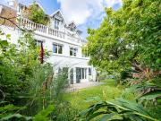 Maison 10 pièces 346 m²