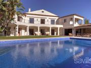 Maison 10 pièces 372 m²