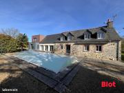 Maison 10 pièces 373 m²