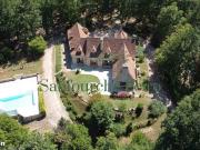 Maison 10 pièces 398 m²