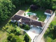 Maison 10 pièces 475 m²