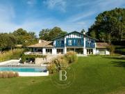 Maison 10 pièces 482 m²