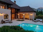 Maison 10 pièces 570 m²