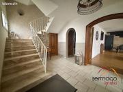 Maison 11 pièces 212 m²