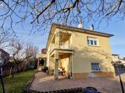 Maison 11 pièces 240 m²