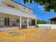 Maison 11 pièces 242 m²