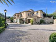 Maison 11 pièces 318 m²