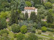 Maison 11 pièces 374 m²