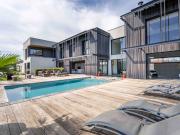 Maison 11 pièces 380 m²