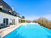 Maison 11 pièces 396 m²