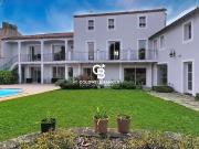 Maison 11 pièces 425 m²