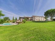 Maison 11 pièces 454 m²