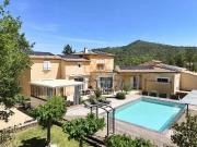 Maison 12 pièces 342 m²