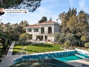 Maison avec piscine et jardin