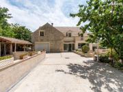 Maison 13 pièces 400 m²