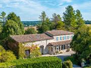 Maison 14 pièces 377 m²