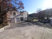 Maison 180 m2 avec piscine sur terrain de 2 000 m2 180m²...