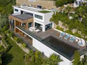 Maison avec piscine en bord de mer