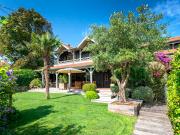 Maison en bord de mer avec jardin