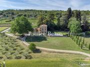 Maison 20 pièces 892 m²