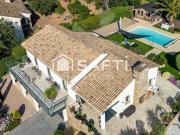 Maison avec piscine en bord de mer