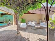 Maison avec piscine et jardin