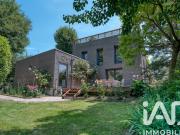 Maison contemporaine avec jardin et terrasse