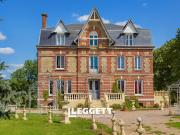 Maison avec piscine et jardin