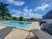 Maison 264 m2, piscine sur un terrain de 2400 m2