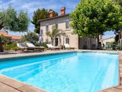 Maison avec piscine et jardin
