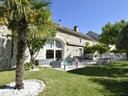 Maison avec piscine et jardin