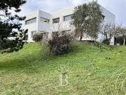 Maison en bord de mer avec jardin
