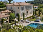 Maison 8 pièces 310 m²