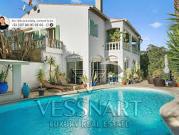 Maison avec piscine et jardin