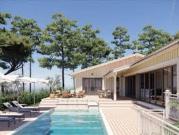 Maison avec piscine et jardin