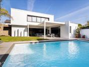 Maison en bord de mer avec jardin
