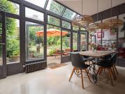 Maison contemporaine avec jardin et terrasse