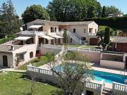 Maison avec piscine et jardin