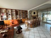 Maison 4 chambres, bureau, jardin, garage, dépendances