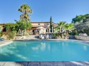 Maison 4 chambres dont 1 en rez de chaussée avec piscine...