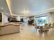 Maison 8 pièces 659 m²