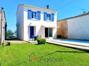 MAISON 4 PIECES AVEC GRAND GARAGE, DEPENDANCE ET PISCINE CH